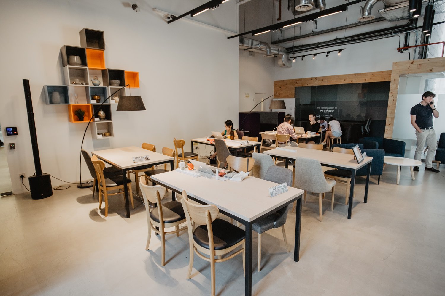 Hot desks